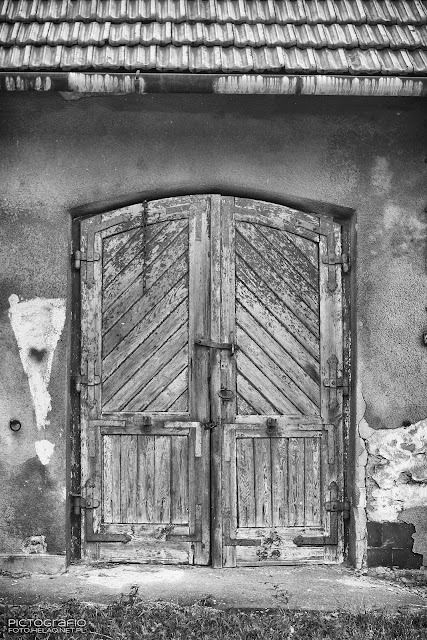 Door #53 The door of one of the buildings at the folwark (grange) in Kobierzyn - former village, cur