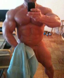 musclelover:  Massive beef here. This guys