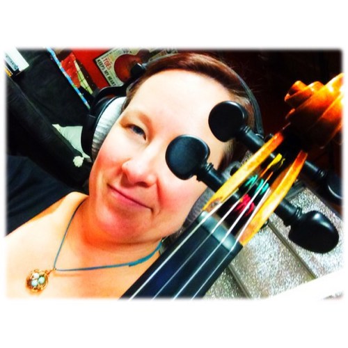 <p>Scenes from the studio today… #pegeye #fiddle #oldtime</p>