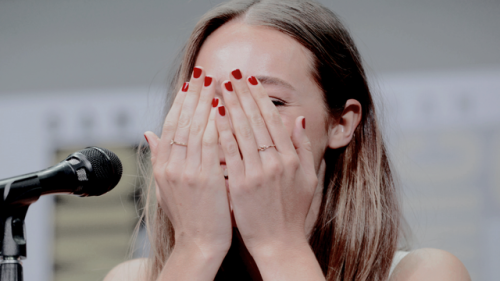 hypnotised42:7,000 people singing happy birthday to Alycia during the Fear The Walking Dead San Dieg