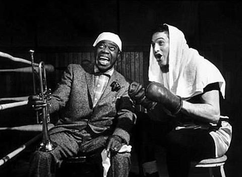 Louis Armstrong and Paul Newman on the set of Somebody up there likes me, 1956.  #paulnewman #louisa