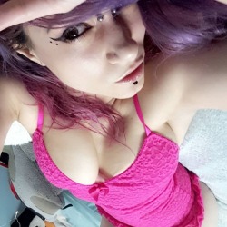 Live on #chaturbate  username o0pepper0o 🦄🦄🦄 #canadian #cammodels #camlife #imlive #piercedgirls #pinkpunk