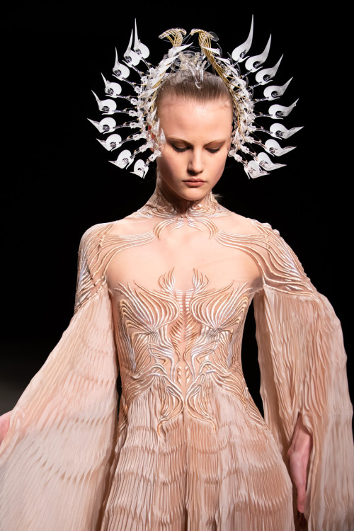 Queen of the Others - Iris van Herpen Couture Spring 2021