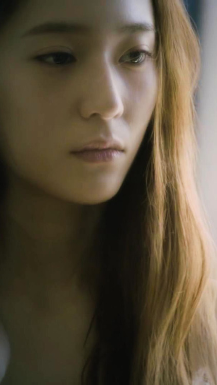 f(x) “4 Walls” MV wallpapersplease like/reblog if you save