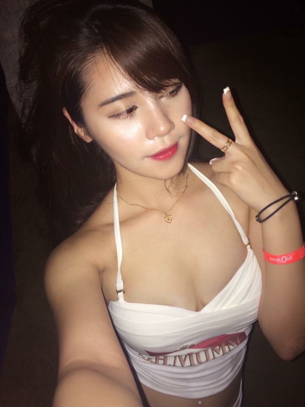 buttface696969:  More of her.