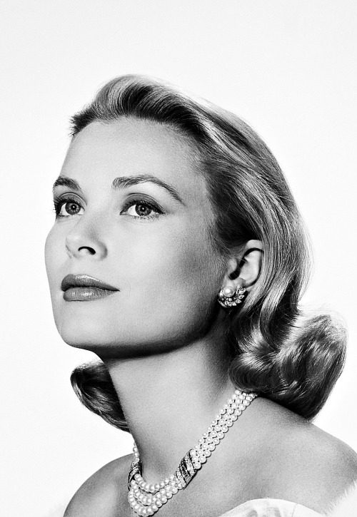 dosesofgrace: Her Serene Highness Princess Grace of Monaco, 1956. Photographed by Yousuf Karsh