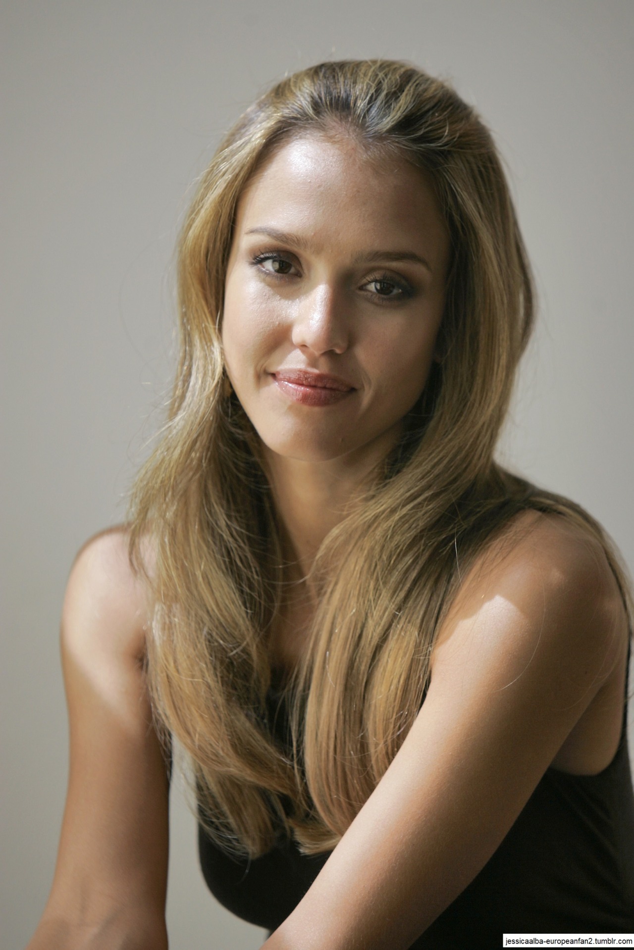 2007 Photoshoot Jessica Alba Please reblog this post :)