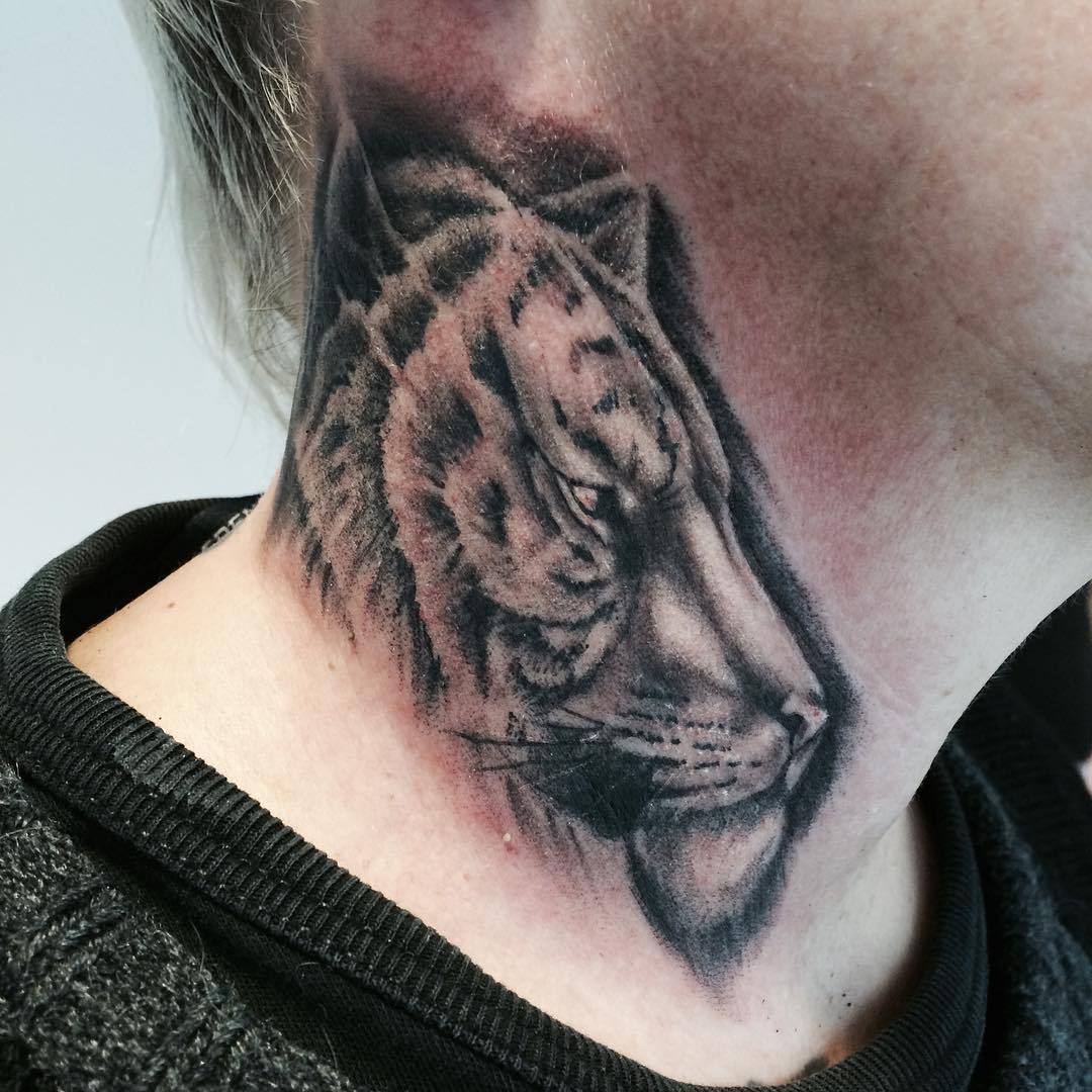 Realistic Roaring Tiger Tattoo on Shoulder - Hot Tattoo | Neck tattoo for  guys, Best neck tattoos, Tattoos for guys