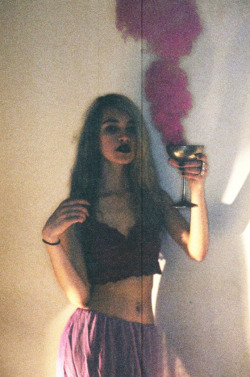 teen-age-dirtbag:  ☾☻guys, gals, and grunge grunge grunge☻☽