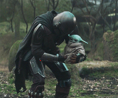 bestintheparsec:Things I didn’t notice the first time: Din giving baby a comforting pat on the back 