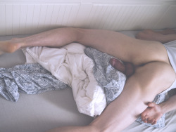 dewyplaces:  dreaming…. This is lovely. The curly sheets and the smoothness of your skin complement each other really well. I’m pretty sure I recognize your style and that we’ve spoken before, so you know how much I appreciate your photography.