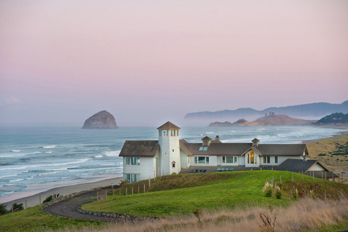 chillypepperhothothot:Nestucca Sea Ranch // Central Oregon Coast by ConciergeAuctions on Flickr.It’s