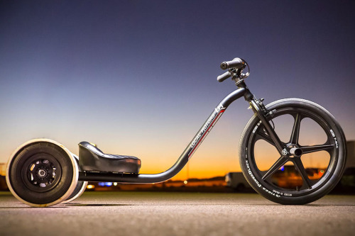 etherealizm: Verrado Electric Drift Trike When Suri Cruise is older than your sport, you know you’ve