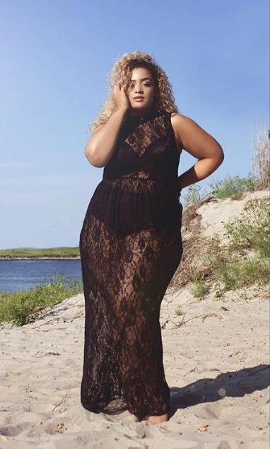 italiankong:  Gorgeous Desiree Jenkins. Eyes and thighs and all good.