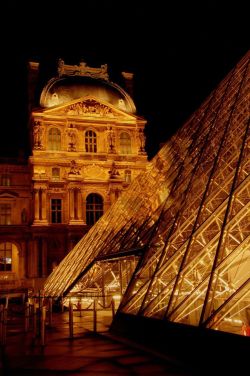 breathtakingdestinations:  Louvre - Paris - France (by Gary Elsasser)   Future trip&hellip;