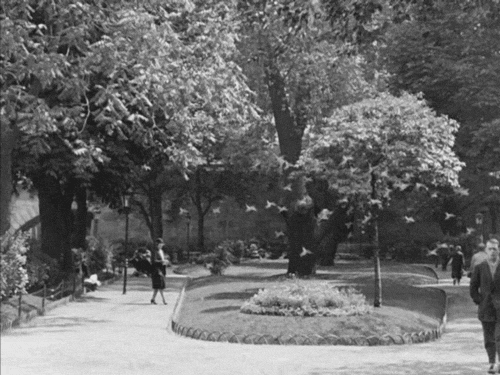 thehappyhypocrite:  Études sur Paris - Square du Vert-Galant, 1928