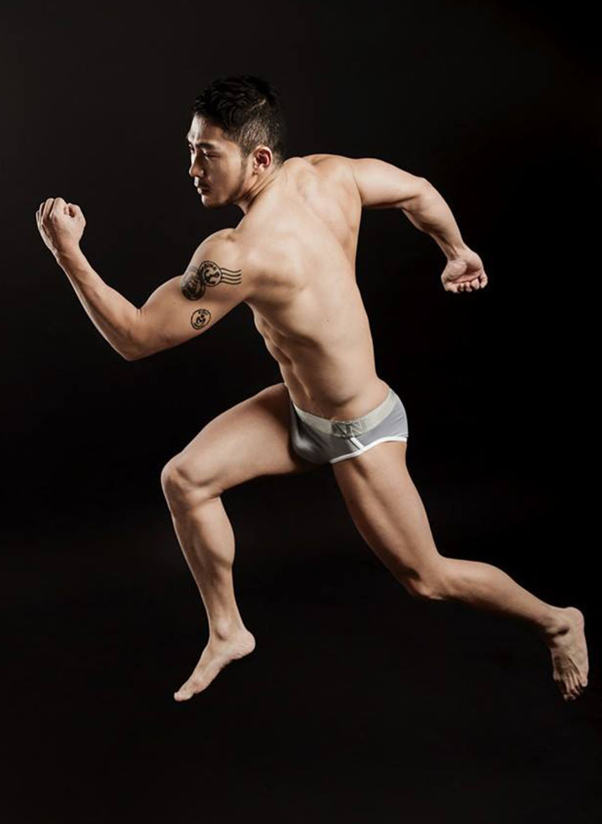twofishworld:  urgreatbear:  Sky Tenten…已故日本GV男優真崎航的男友，目前還活躍於夜店猛男秀場。