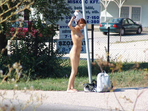 annrtnnr: When you’re a naturist, there are changing rooms virtually everwhere!