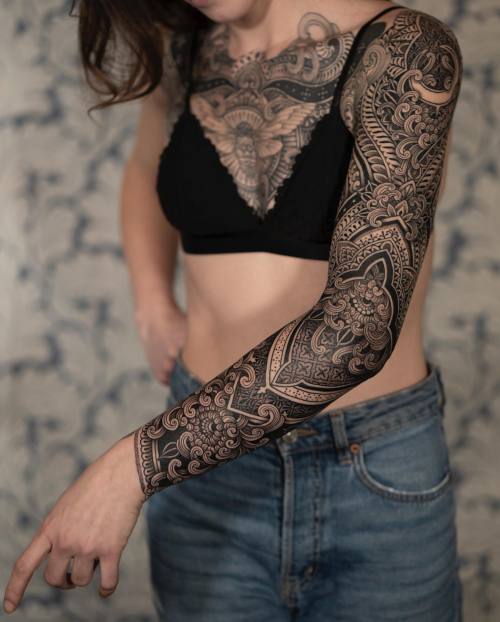 allthepiercingsandbodymods:Sleeve tattoo by Dino_vallely on Instagram.