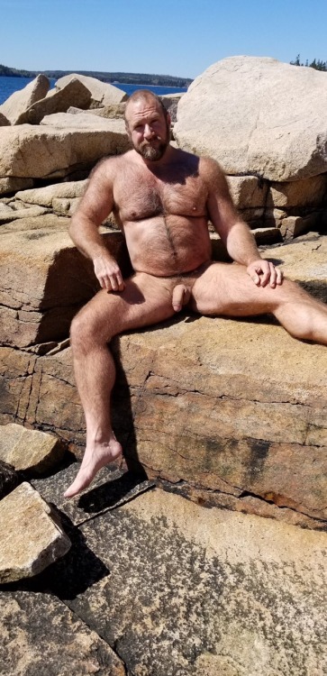 adult-content-should-be-allowed:  realmen4realmen: Real Man Hot ⭐️⭐️⭐️⭐️⭐️ Reblog from captainjeffte