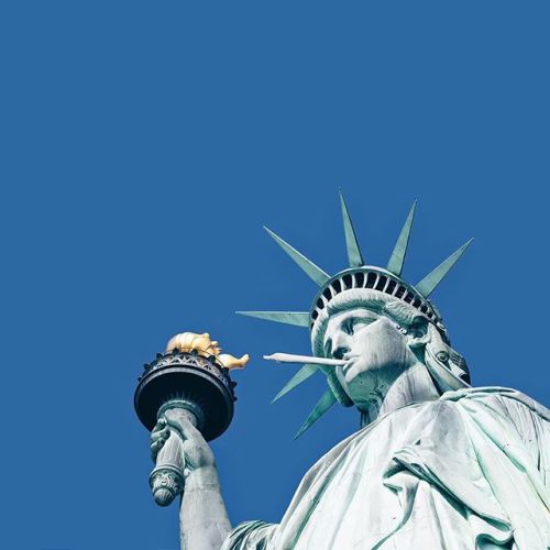 flowartstation:  Immerse yourself in the surreal and quirky universe of Tony Futura A selection