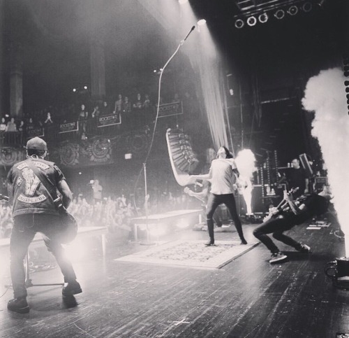 unf-kellin-quinn:  Mic throws!
