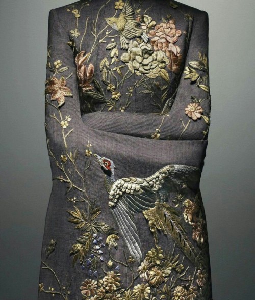 mode-haute-couture: Alexander McQueen Spring/Summer 2001