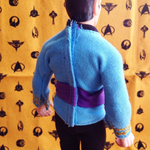 Its “Amok Time” Mr Spock, the 9″ action figure!He’s got a sash! He’s ready to spar! He’s a pon farr 