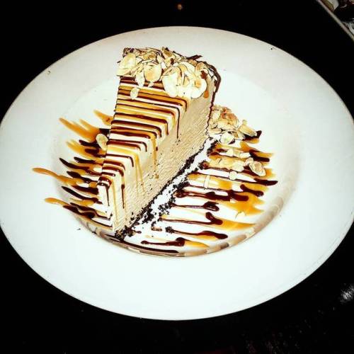 We all can use something sweet&hellip; #billyminerpie #thekeg #teamouting #worklife #sweettooth #lov