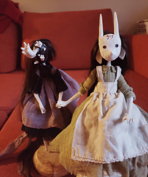 missusruin:Made some ruinfolk dolls + a box for them. They’re around 10″ tall, not including the bas