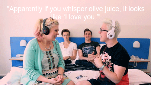 lilulovelee:  hailqueenoakley:  and the award for ‘least likely to win a game of youtuber whispers’ goes to the beautiful louise  Her lines are  