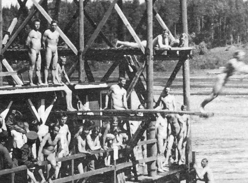 bobsnakedguys2: Soldiers bathing. 
