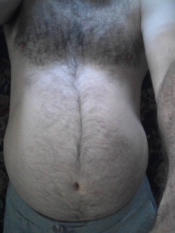 gainingtheballgut:  Bird’s eye view of my gut while laying down. Sad it doesn’t look that big from this angle.