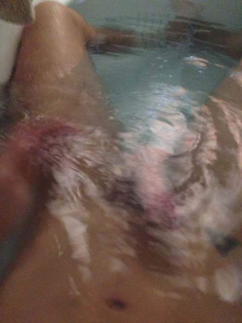 jerkgod:  bath fun