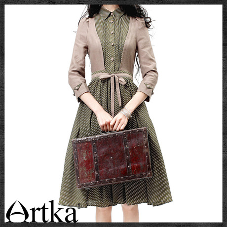 deleciel:  Taobao shop dump of the day Source: http://shop33124133.taobao.com/ Oh man, I can’t stop listening to the Irish folk song on the site. 