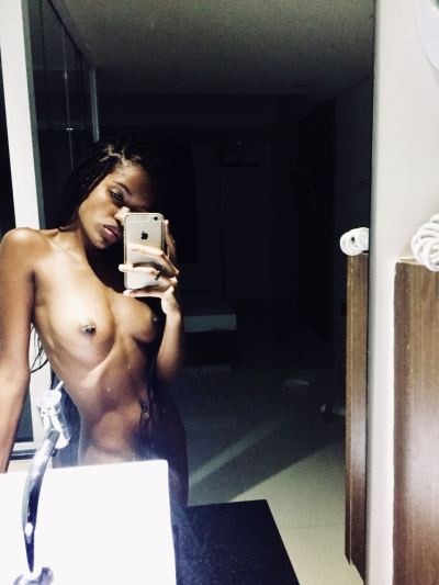 sem-dona:  Seguidora linda 💕 Mande a sua também no chat ou submit, 😏🔞