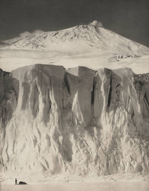 slack-wise:Herbert George Ponting (British, 1870–1935). The Ramparts of Mount Erebus. 1911.