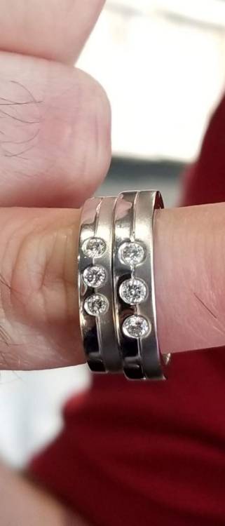 My boyfriend and I found white gold rings that are magnetic! How cool is that?!