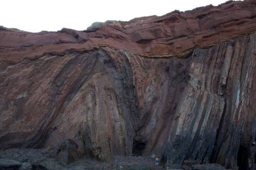 Where one rock stops, and another begins&hellip;Snapped on the Portuguese coast, the photo depicts a