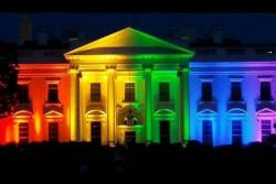 pale0rgasm:    President Barack Obama on Friday hailed the Supreme Court’s decision that legalizes gay marriage nationwide, saying from the White House that a persistent effort on behalf of millions had led to social justice. Amerika’da eş cinsel