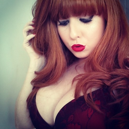 msredhourglass:Attempting seduction.