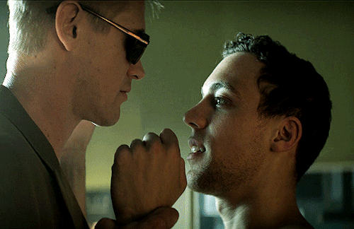 BOYD HOLBROOK, BEN WIGGINSTHE SANDMAN (2022-) -The Dolls House (1.07)