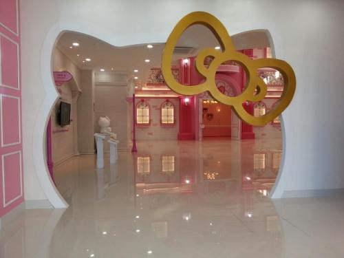 tinkevidia:  Sanrio: Hello Kitty:) 