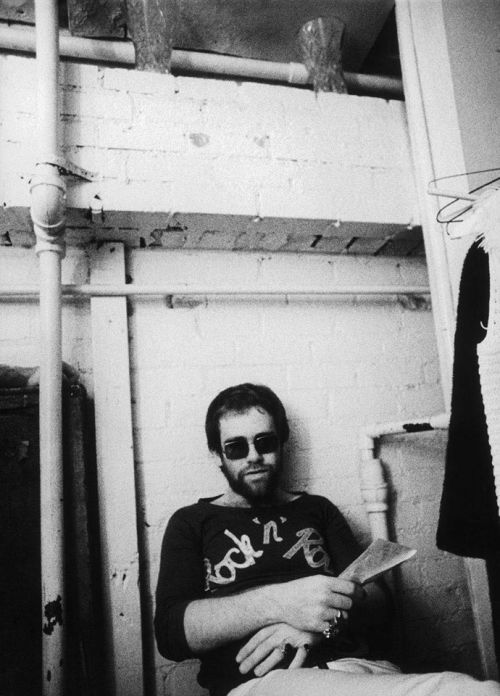 nostalgia-eh52: 1970 Elton John relaxes backstage at The Troubadour