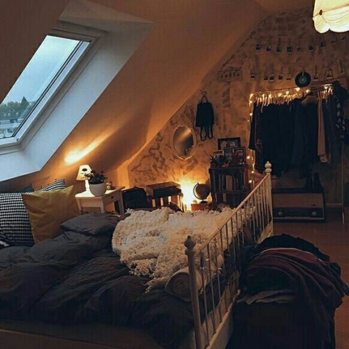 cozytreehouse: Cozy bedroom  Source: weheartit.com