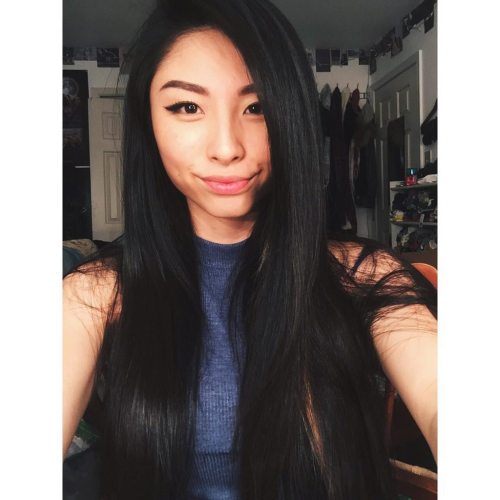 asiangirlshotties:  Getting Ready