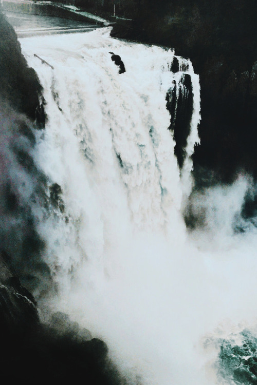 Because we all need more beauty in our lives. Source: Snoqualmie Falls by Berty Mandagie