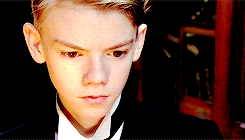 thomas-gangster:Thomas Brodie-Sangster as Tim Latimer in Doctor Who / requested by ilovetextingandsc