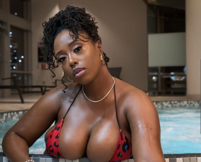 eyeballhustler100:queens-goddesses-vixxxens-deact:Goregous woman, beauty is her name