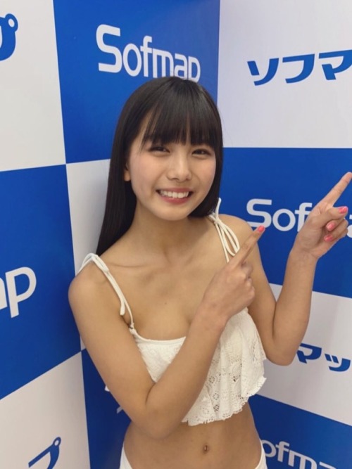 hidemarotgs:  可愛すぎる黒髪美少女・咲良七海　「ヤンキーキャラも演じてみたい」 咲良七海（さくら　ななみ） 1999年1月22日生まれ T157 血液型 AB型　 新潟県出身 日テレニュ